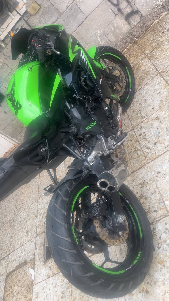 كاوسكي مكينه 250cc

الدراجه طافيه ماعرف شبيه اكفلك مكينه وعقل مراوس بصفر ثمانيه08 مكاني الزعفرانيه


**إذا كنت صاحب هذا الإعلان وتريد حذفه لأي سبب، رجاءا أرسل رسالة إلى الدعم الفني**