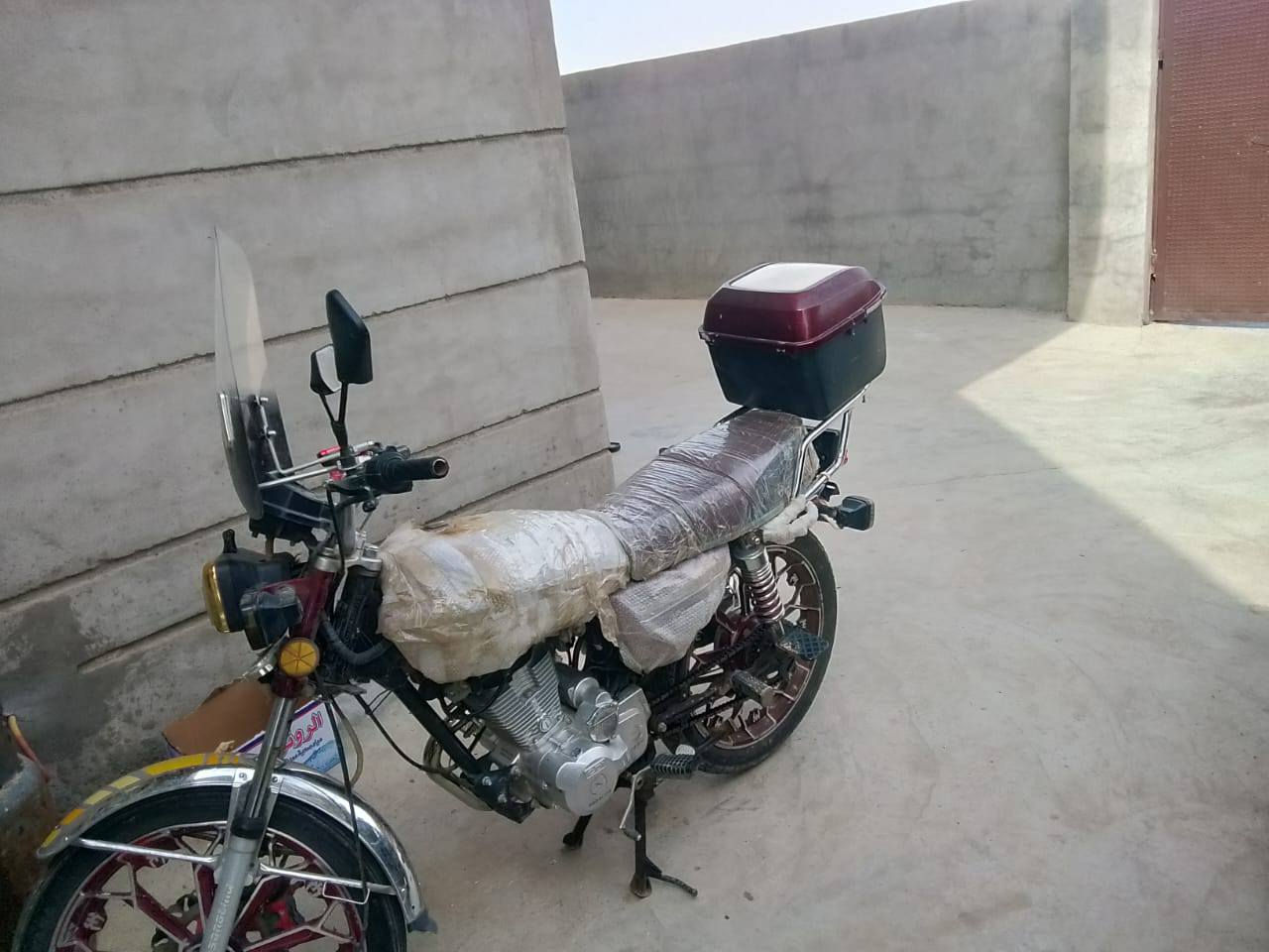 السلام عليكم سيفان 24للبيع
كهربائيات كلها شغالة بية ملاحضات بسيطة باقي التفاصيل خاص

الصينية موجودة. السعر 550بيه مجال قليل 

(ملاحضة الجنطة مو وياهة) مكاني كنعان
للستفسار ***********
