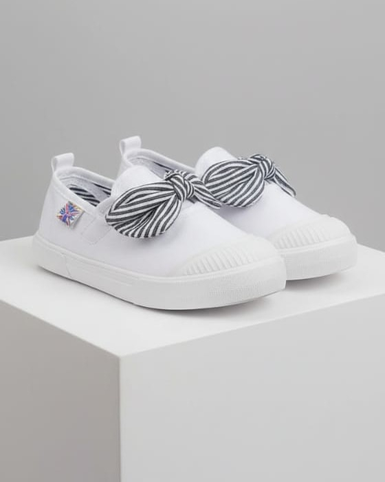 #جلولاء 
​✨ أزياء تيلاي - عالم الأناقة في جلولاء ✨
​أحدث موديلات الأحذية (رجالي - نسائي - أطفال) وصلت الآن! 👟👞
​تشكيلة منوعة: رسمي، رياضي، وكاجوال بأرقى التصاميم.
​قياسات كاملة: متوفرة لكافة الأعمار والمقاسات.
​عروض خاصة: تخفيضات كبرى حالياً داخل المحل!
​خدمة التوصيل: متوفرة لضمان راحتكم. 🚚
​📍 العنوان: ديالى - جلولاء - عارضة السوق - أول فرع عاليسرة (فرع الضيج).
📞 للتواصل والاستفسار: ***********
​أزياء تيلاي.. نعتز بخدمتكم!
