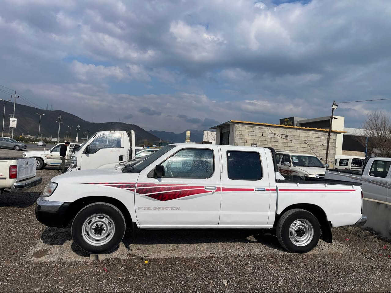 نیسان پیكاب 
مۆدێل ٢٠٠١
ته‌برید وپاوه‌ر 
ئاڕم وته‌حویل سۆرانه‌ 
گێڕومه‌كینه‌ی به‌شه‌رت
توند و تۆڵی به‌شه‌رت 
سه‌یاره‌كه‌ سێ پارچه‌ی بۆیاغه‌ بێ ناو 
شوێن ڕانیه‌ 
گۆڕینه‌وه‌ ناكه‌م 
سعری ٦٧$مجال 
*********** رانية, السليمانية
