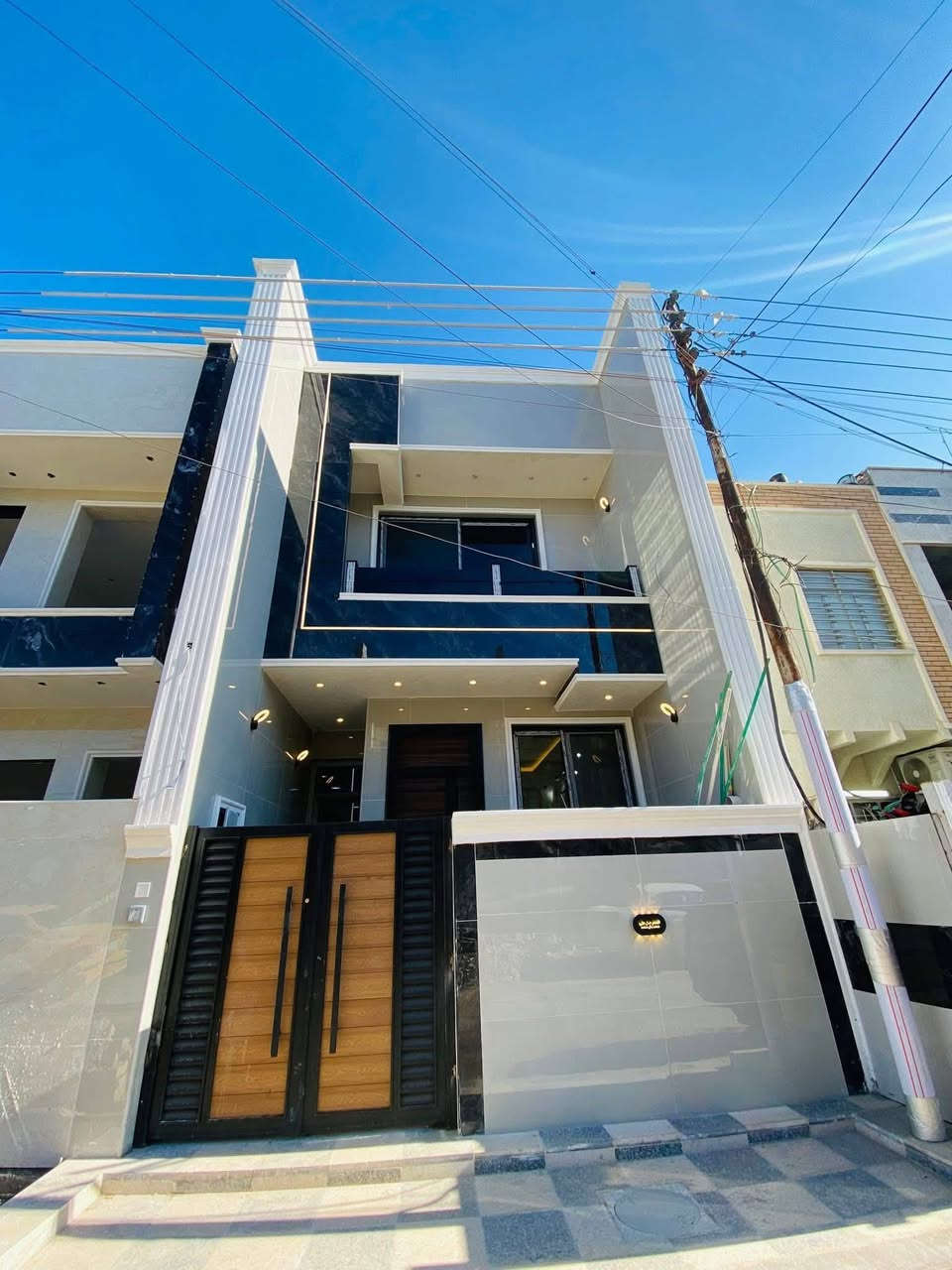 توكلنا على الله
توكلنا على الله
يعلن #مكتب_أكــــد_للعقار
دار متر 100 للبيع واجهة 5 مدخلين 
يحتوي  على هول صالة
منور مطبخ وخدمات غرف نوم عدد 3
واجهة بورسلين ارضية مرمر  
حي الجهاد الرفاق قرب شارع 40
للاستفسار ☎️ *********** واتساب
