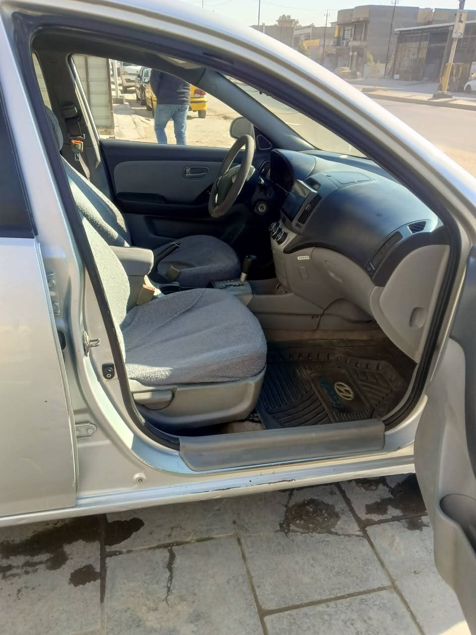 السلام عليكم موديل ٨ بدون ايرباك كلها ليبل واحد حادثة جاملغ خلفي وقبق جنطه بيها ٣ قط صبغ وهلال بس قماره وبنيد جارد باقي السياره مابيها كير مكينه تبريد صدر كهربائيات كله مكفول تخم تاير ٩٥ وبيها مجال بغداد بسمي مكينه 2000 مكاني البياع تقاطع درويش الاستفسار ***********
