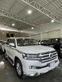 نحن اسره وكادر معرض المهره لتجاره السيارات الحديثه 🚙 نقدم لكم ارقى تحي...