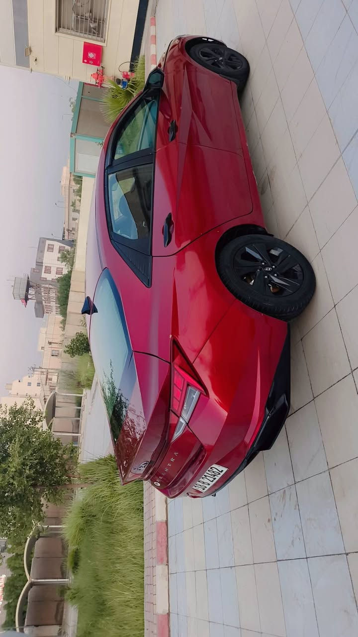 النترا 2023 ماشيه40فول عده الفتحه حادث امريكا باب وجاملغ خلفي وبيها طخه الباب وره السايق مصبوغه مابيها اي نقص رادار حساسات كامره بصمه داخل وخارج تحديد مسار توقف امامي وخلفي *********** مكاني حله شارع 60بيع او مراوس بعالي
