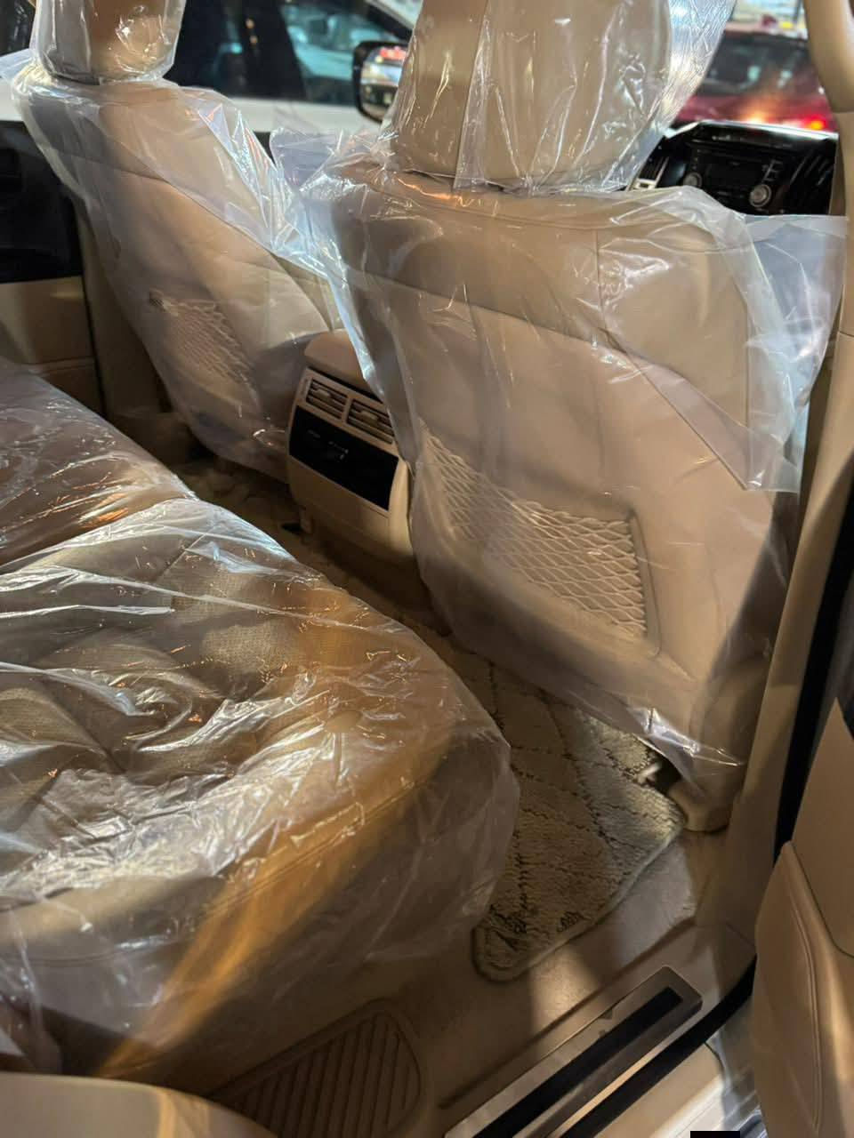 انسب لاندكروز 2014
بريم اصل 
بيها جاملغ مصبوغ 
وشويه من البنيد
السعر  بلاش 
الاتصال 
رقم راعيها 
***********
