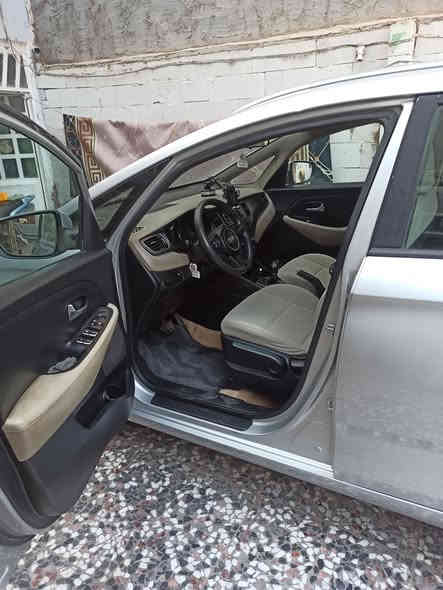 كيا كارينز موديل 2015     وارد خليجي       مكينه 2000دوش       مكفولة من الضربة والتبديل والصبغ والبارد   نظام ايكو.                   لد امامي                حساس خلفي            تبريد تدفئة  قطعتين.  تخم تايرات جديد.      ويل كروم جديد          بيه مواصفات أخرى مثل اواكس  وحاكيه                     رقم دولي جديد         هزه جديده سنويه جديده 2025شهر العاشر  حداديه جديده سياره كامله.                      رقم اربيل ماشيه 200  السعر150وبيه شويه مجال لشراي ***********
