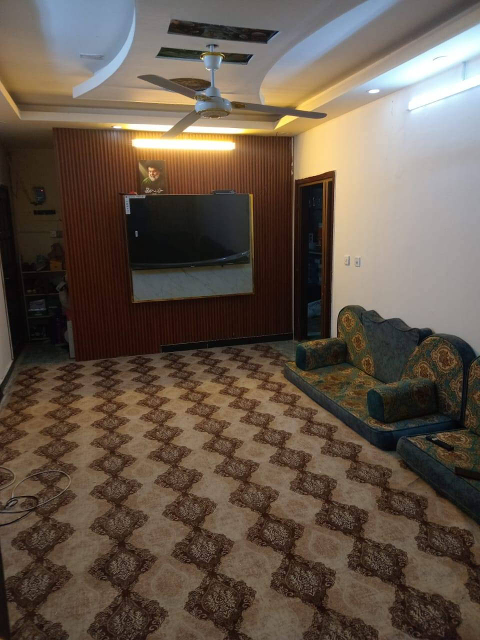 شقه طابق ارضي
بناء حديث غرفتين نوم +صاله+مطبخ نضام أمريكي +خدمات+مشتمل معزول وحد + العنوان مجمع سته اكتب تم يجيك السعر ***********
