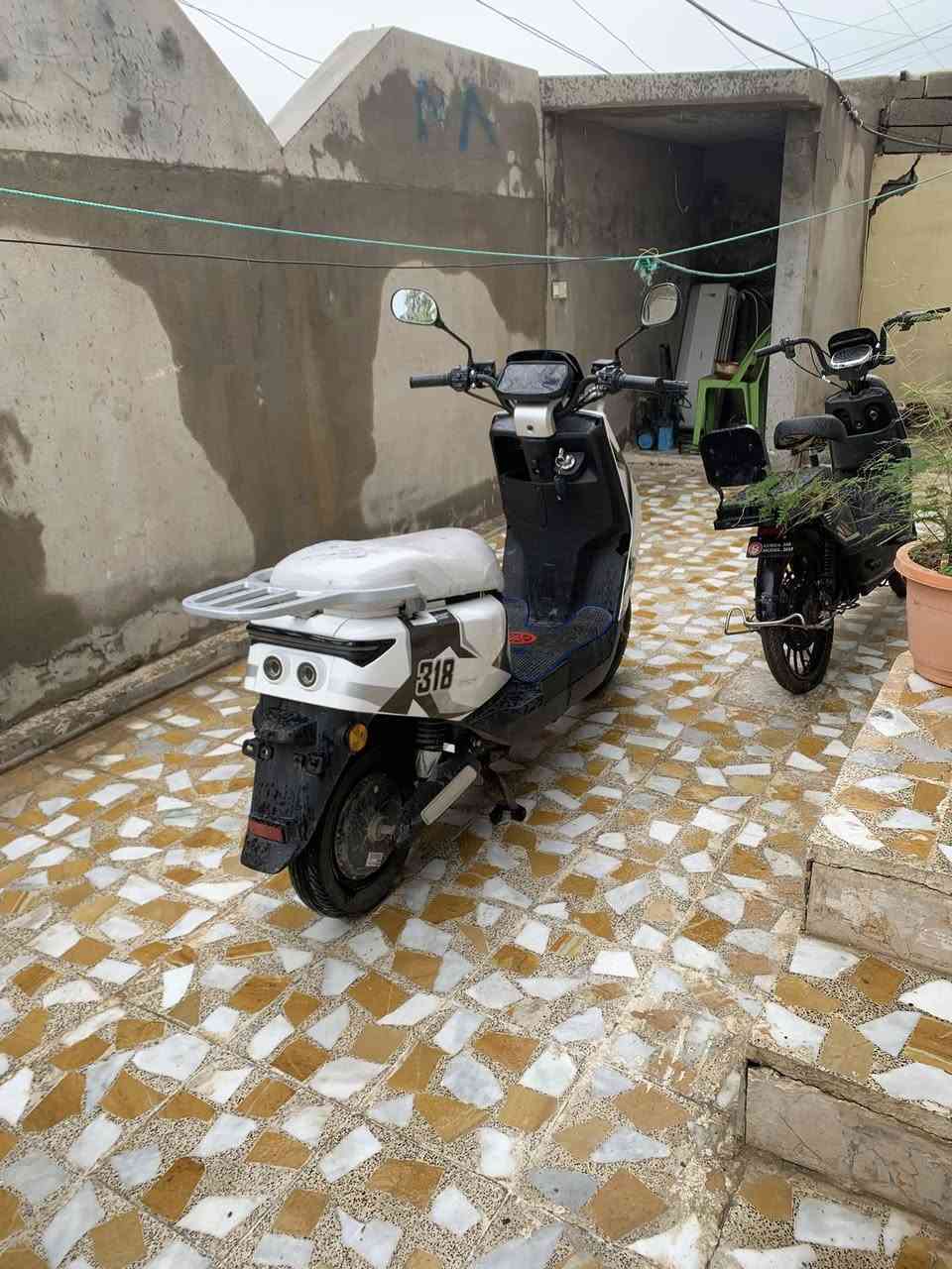 السلام عليكم   ماطور. ٣١٨.     لون. ابيض.    مواصفات. ٦. باتري.      شرط. الفحص.  بطاريات. ملف. عقل. فقط. بي.  كسور. مواضحه. بل. صور.  مكاني موصل. مزراع.  زيونه. قرب. المرور.     ماشي.  ١٢٥.  كليو.  فقط.    سعرو ٤٧٥.      رقمي. ***********.      ً.   هاذ. رقمي.
