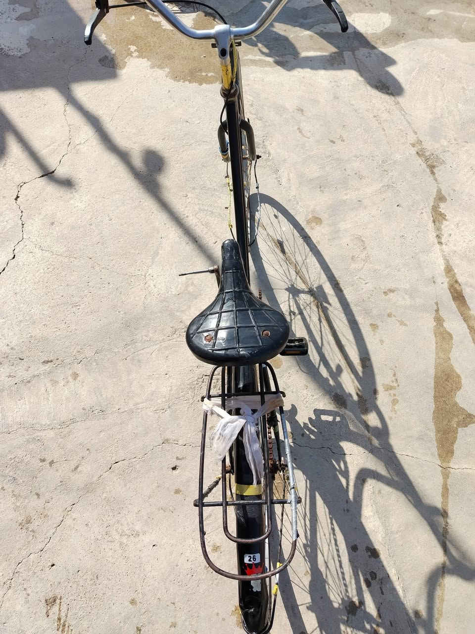 البايسكل للبيع العنوان موصل حي صدام السعر 35 وبي مجال ***********
