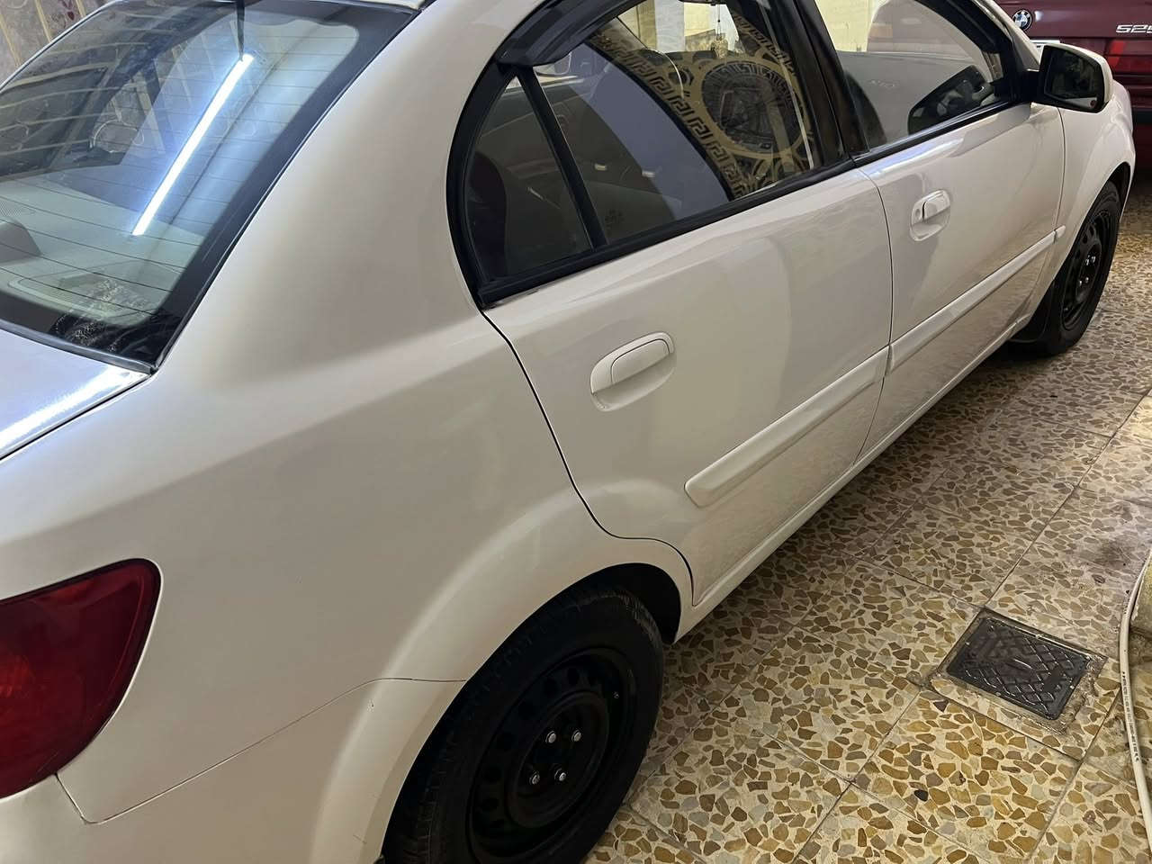 كيه ريو 2011
محرك 16كير،نضيف 

ضرر باب وجاملغ بلا دواخل 

بيها تلقيطات ابيع حزام 

شرط،الوكله والتحويل 

 السعر 85وبيها مجال مكان السياره موصل الجانب الايسر ***********
