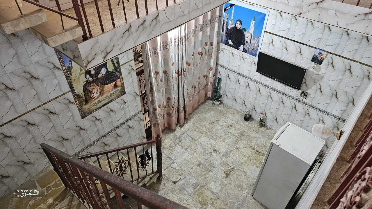 سلام عليكم..  100متر مربع بداية شارع طريق الجنه عامود 50.. يحتوي على ثلاث غرف نوم للاستفسار ولاتصال اكثر ***********
