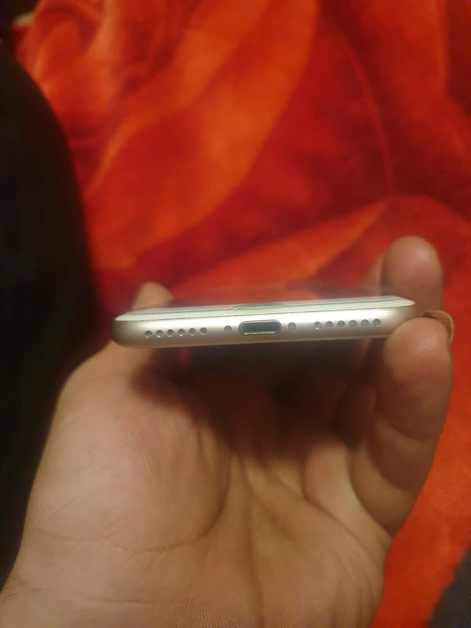 ايفون ٧ عادي ١٢٨ بطاريه ٧٠ ممبدل بي اي شي مكفول كله شغال بصمه سريعه كلشي مابي مكاني كاظمية ١٠٠ الف
