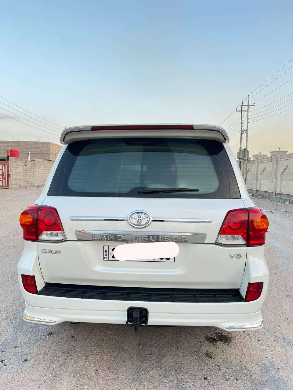 السلام عليكم للبيع الاندكروز 2010 محدث 2015 رقم اربيل دولي سنويه 2030 تحويل ثاني يوم محرك V6 محرك وكير مكفولات  بيه مكانات تبريد ثلج ❄️ قطعتين صبغ اشاره ترحيب مري شفط حساس خلفي أمامي الايت زنون كامره الخلفيه فتحه سقف شاشه الاندرويد سياره جاهزه صدر امامي خلفي جديد تخم تاير بصمات عدد اثنين العنوان البصره *********** الشراي ينتصل مكلف بنشر
