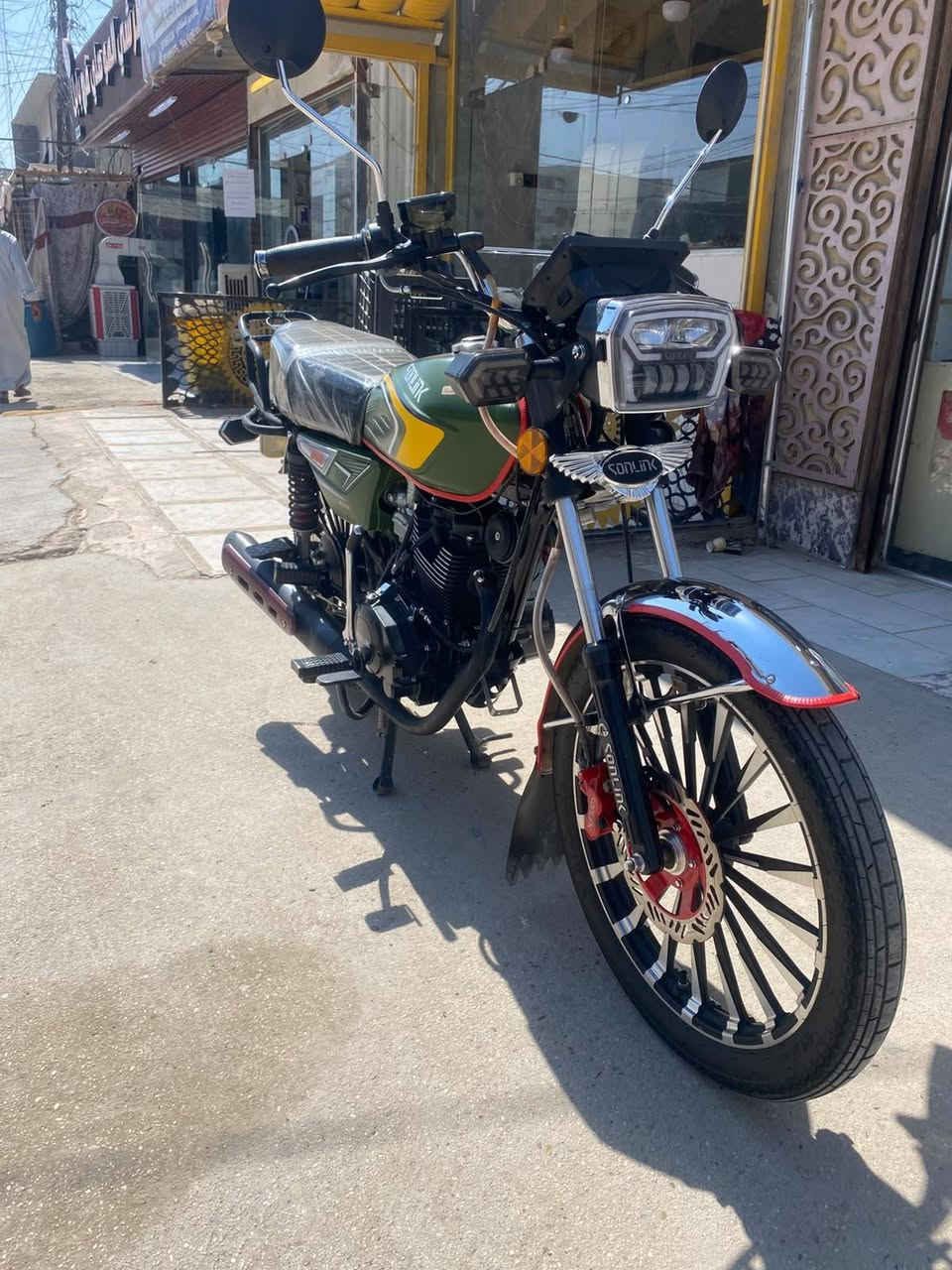 السلام عليكم 
دراجه سفانه 2025 
مكينة 200cc
اوراق اصولي كاملة
زيتوني مميز
جديدة على وضع الشركة 
كفالة عامة 
بصمة تشغيل عن بعد 

***********
السعر 900 بيه مجال
