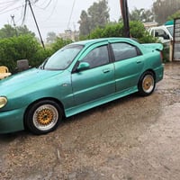 سياره للبيع موديل 2002 رقم نكليزي تحويل ثاني يوم سياره جاهزه تشغل وططل...