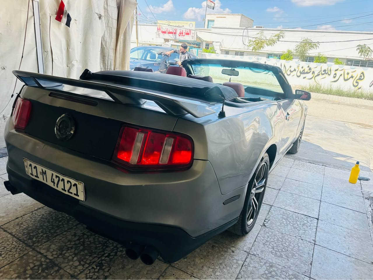 سلام عليكم للبيع مستعجل. 
موستنك موديل 2012 بريم فول مواصفات 
مكينه 6 سلندر 3700 مكينه كير جدد. 
كشف شغال جام 4 اوتو. 
كشنات كهرباء دشبول 7 الوان. 
رقم بغداد نكليزي تحويل مباشر
بيها صبغ قطع ابيع حزام دواخل مكفوله
سياره وارد امريكي ضرر جوملغ خلفي فقط. 
سياره بيها صدر الأمامي 70 بل 100 
كهربائيات سياره كلها ع شركه ومابيها شي ميشتغل. 
سعر 63 وبيها مجال للشراي مكان سياره بغداد حي الجامعه رقمي *********** بغداد, العراق
