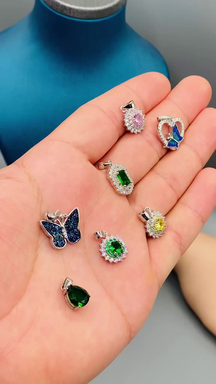 في صياغة ومجوهرات ابو عمار للفضة  توجد جميع انواع الرجالية والنسائية 
انواع الفضة الايطالية والتركية عيار 🥰925
للاستفسار عليكم مراسلة الصفحة او الاتصال بالارقام التالية *********** - ***********
العنوان - صلاح الدين - طوزخورماتو - محلة ملا صفر🧿
