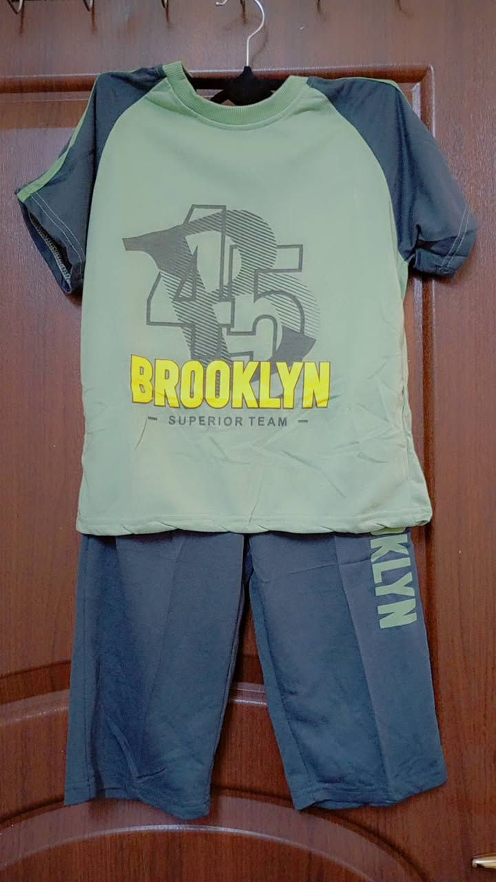 دشاديش نسائيه سعر القطعه 12 الف 
بيجامات نسائيه سعر القطعه 7000 الف 
برمودات ولادي سعر القطعه 6000 الف 
احذيه نسائيه سعر القطعه 8000 الف 
يوجد لدينا خدمة توصيل للاستفسار الاتصال على الرقم 
*********** يوجد واتس على نفس الرقم
