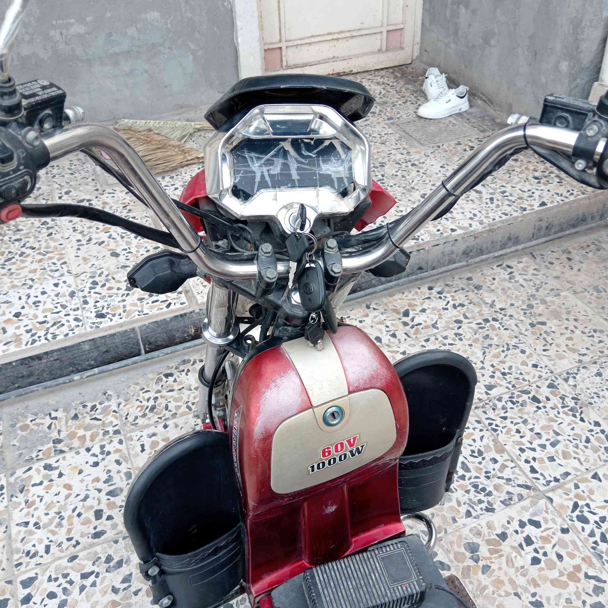 دراجه شحن 23
5 بطاريات
 كلهن يقرن10
دراجه نضيفه كل شي بيها شغال
بصمة + سويجات 
تشغيل عن بعد
اشاير شغاله
بريكات غيرها كلها شغالات رقم الهاتف *********** وات ساب او اتصال بي خاص وبي واتساب السعر 400 وبي مجال المكان فلوجه شارع أبو النسوره قرب جامع السلام
