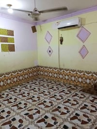 شقة • بالسوك قرب البنكله • سخان وماطور وسبلت