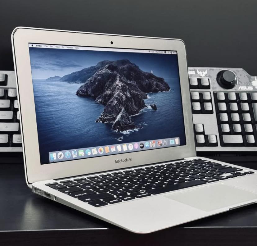 ماك بوك Air 2015 سلم هارد 256 core i5 نضيف كلش كيبور ضوئي مع تفاحه كله شغاله مابيه اي خلل تدعم مجموعة الاوفس كامله بطاريته ممتازه بالشحن مع ملحقاته رايده 125 نهايته مكاني تكريت ***********
