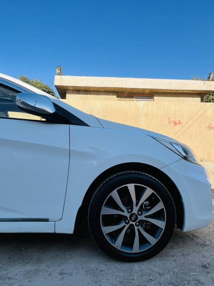 سلام عليكم
اكسنت 2016خليجي ماشيه 94الف فول مواصفات دبل ايرباك.نظام absمكينه 1600 رقم بغداد دولي فتحه سقف اشاره بلمري كامره وشاشه تاب تحكمات جهتين السيارهً جديده بيهافقط الهلال الخلفي الباقي كلين وسونارها موجود جاهزه الاخير تخم تاير كير مكينه تبريد صدر ميكانيك كله لوك مكاني بعقوبه نهر الحجيه الاتصال او واتساب

***********
