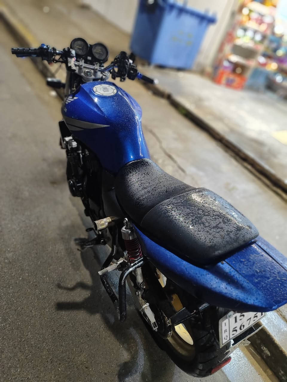 السلام عليكم
للبيع او مراوس حسب القناعة 
سيبي فور 400 مسجله وكامل نظافة كما موضح بالصور مابيها نقص برغي السعر 2600 وبيها مجال المكان عانه ***********
