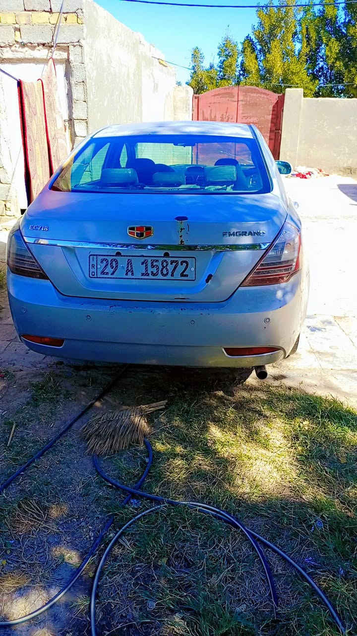 منكراند 13 سنويه جديده بسمي 
كير ومحرك الأصلي بيه ضعف او لاستيك ولف منضومة تبريد مال ياباني خير من الله سياره نشطه اترايك وين اتريد.
سعره 40 وبيه مجال حك الجيه


**إذا كنت صاحب هذا الإعلان وتريد حذفه لأي سبب، رجاءا أرسل رسالة إلى الدعم الفني**