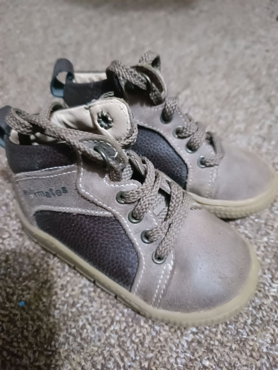 على الفين القطعه مكلفه بلنشر وهذا رقم صاحبته ***********
