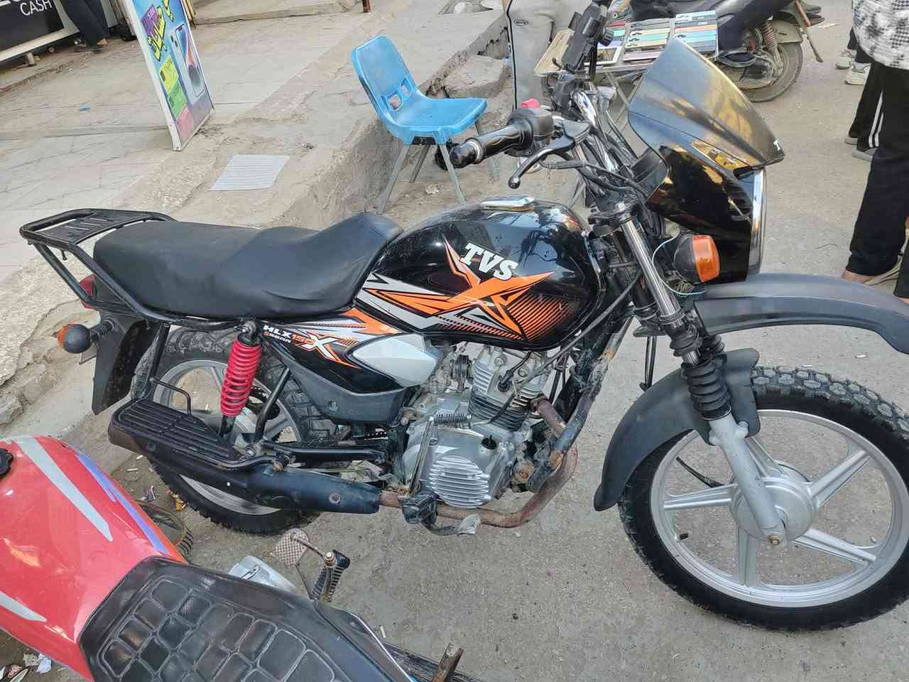 البيع 700
وبيه مجال الطبين بيع مستعجل 
***********
