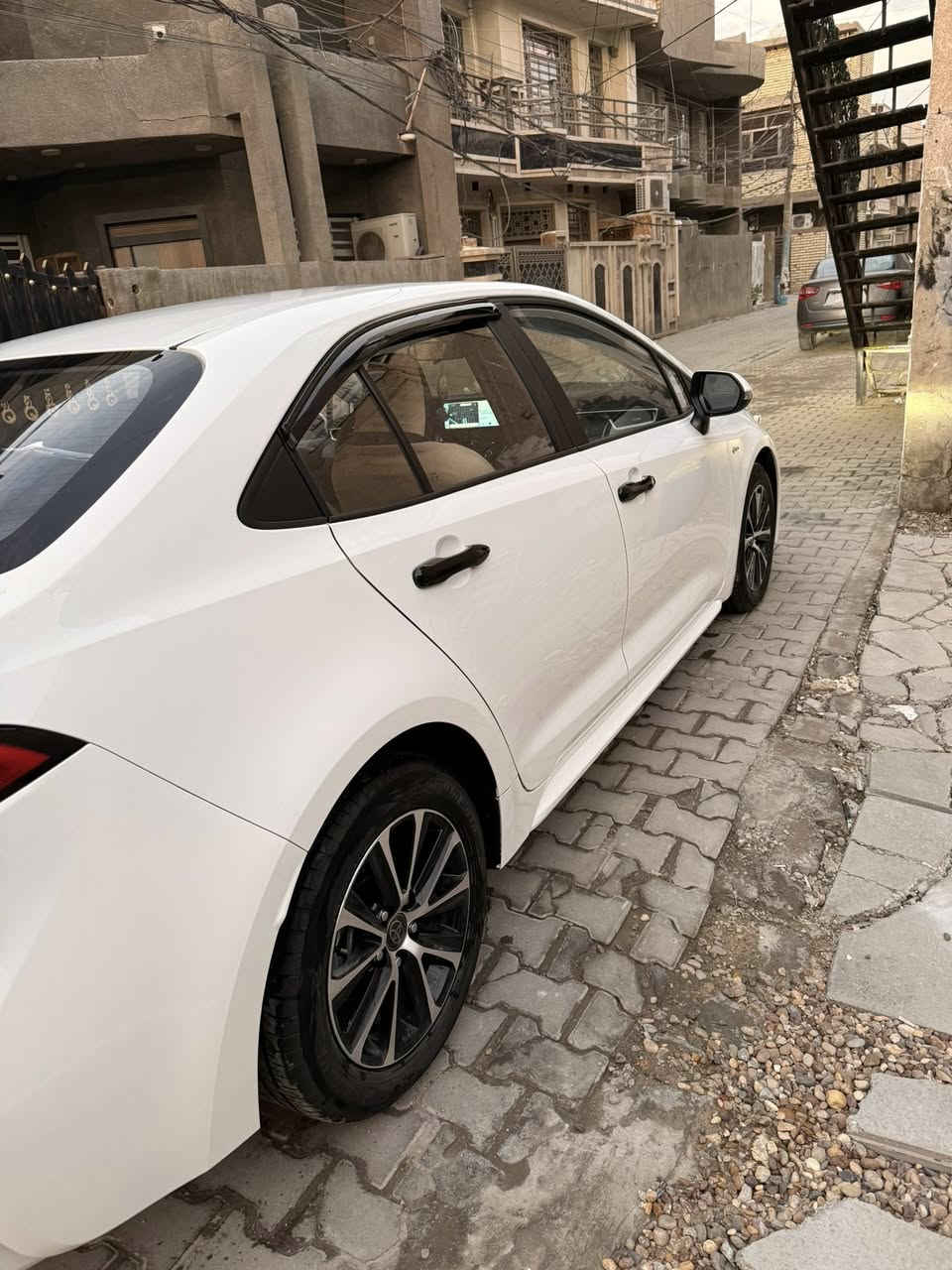 سيارة كورلا هايبرد للبيع موديل 2025 امريكي
السيارة مكفولة عام 
ماشية 14000 
السيارة بصمة حساسات كامرة خلفية تحديد سرعة اوتو هولد تحكم ستيردن 
رقم بغداد 
السعر 24 مليون 
***********
