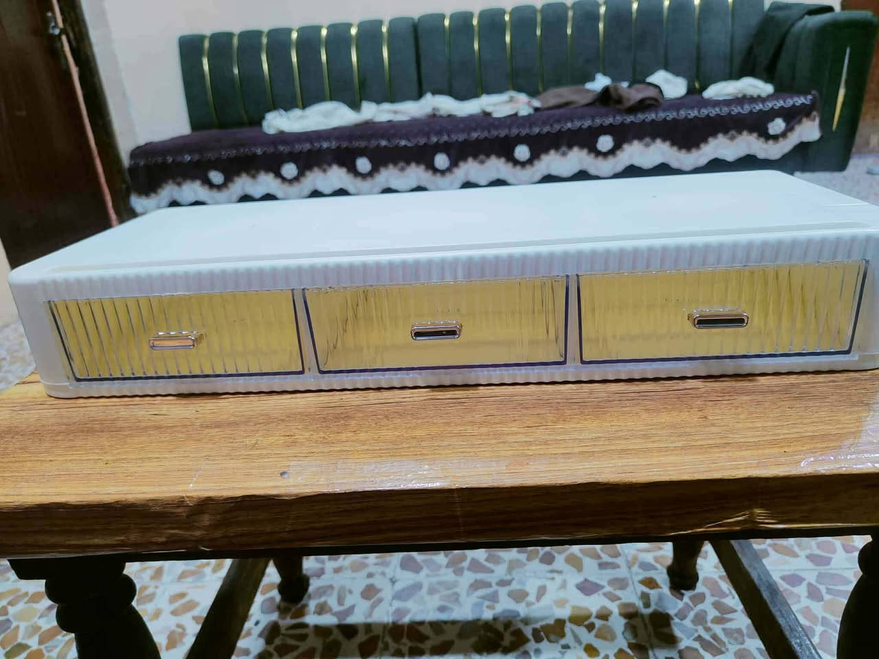 اغراض منزل للبيع طخم ١٢٥
الكاونتر ٢٥٠ 
الدرج جديد ب١٥
المجرات ب١٠
المكتبه ب ٨٠


**إذا كنت صاحب هذا الإعلان وتريد حذفه لأي سبب، رجاءا أرسل رسالة إلى الدعم الفني**