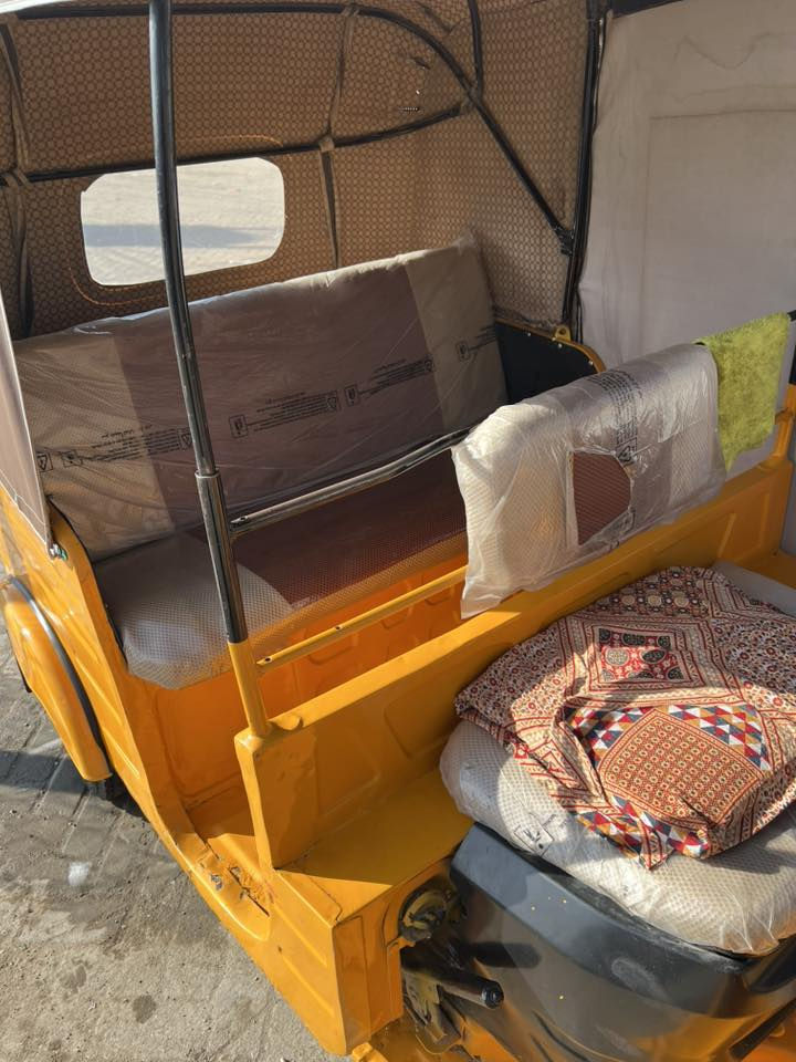 اسلام عليكم تكتك للبيع 2019شهر 10
تكتك مطبوغة عام نضيفة حلوة 
المكينة نضيفة 
رقم وسنوية بسمي تحويلي ثاني يوم
العنوان بغداد الزعفرانية السعر 5مليون 800
رقم الهاتف ***********
