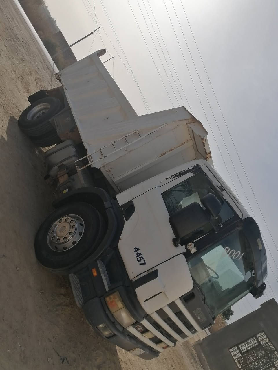 سلام عليكم سياره للبيع سكانيه 2001 مكينه نجكتر كير 4/4 تخم تاير رقم بصره بسمي مكان سياره ناصريه. ***********
