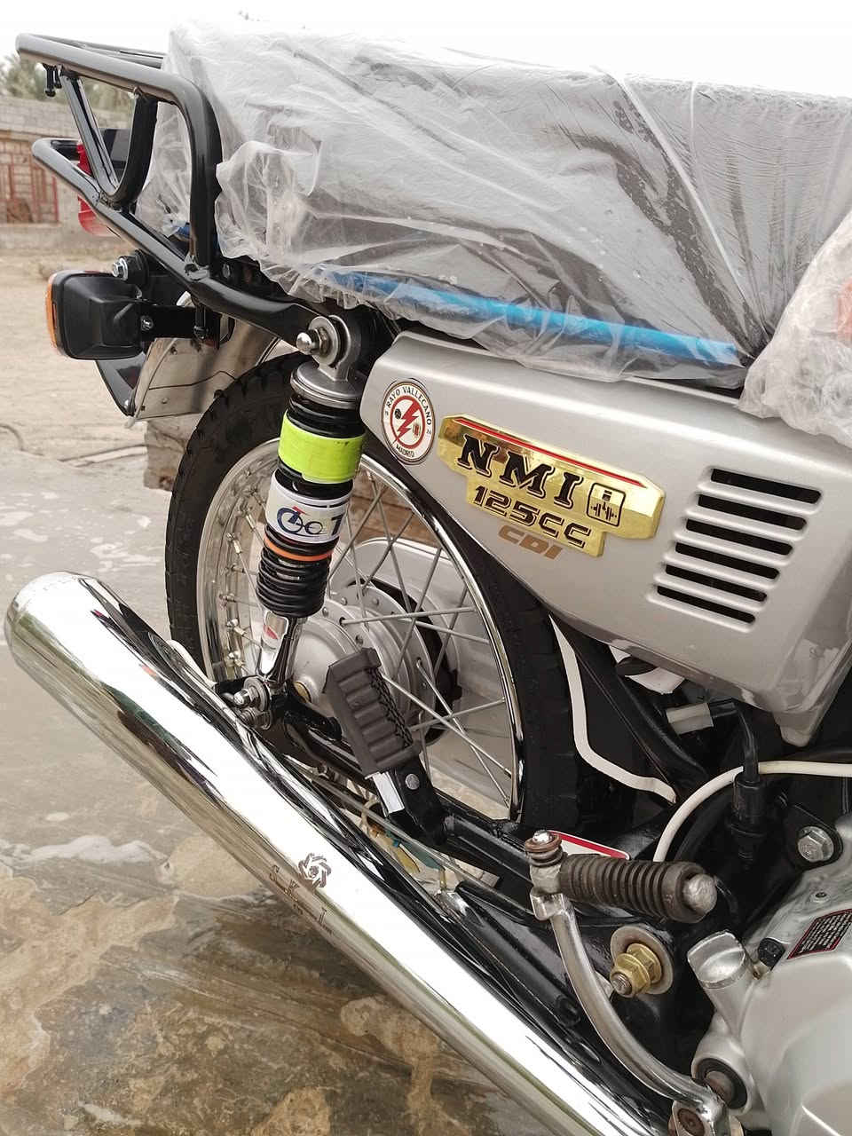 سلام عليكم دراجه للبيع 2021 رقم تحويل ثاني يوم سنويه لل28 غراضه كله جديد بس مكينه 22 مكاني بل مهناويه خاص ماكو سعر رقم👈 ***********
