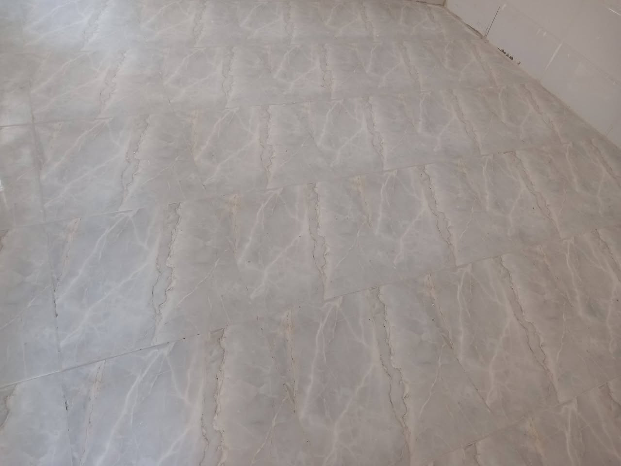 السلام عليكم خلفه  سيراميك جدراي رضيه كاشي بورسلين مرمر اكرانيت بايات درج شغل درجه اوله ***********  ***********
