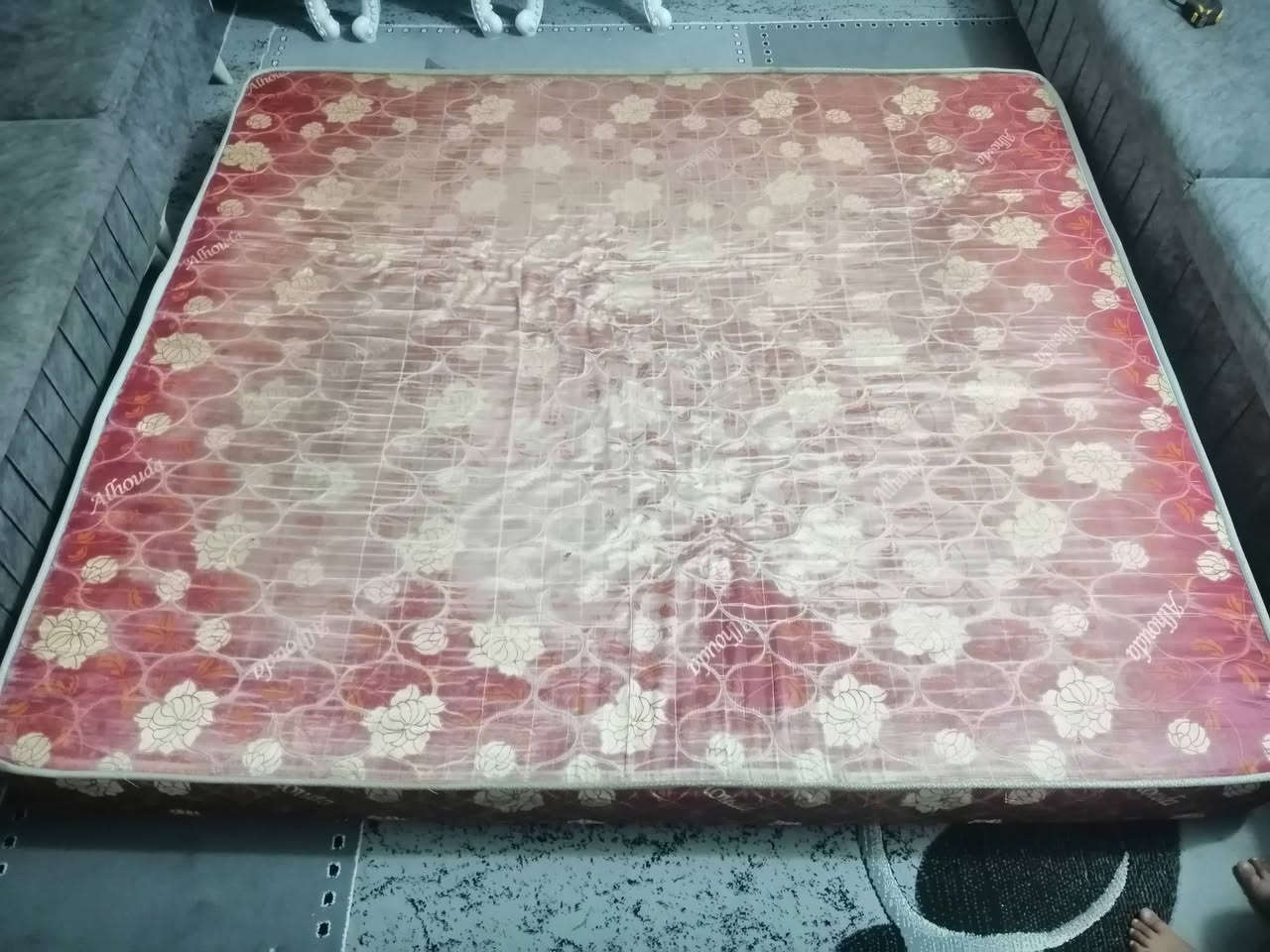 فراش جربايه الطول ٢ متر والعرض ١٨٠
والارتفاع كدام عينك ٢٠ سانتيم
السعر ٥٠


**إذا كنت صاحب هذا الإعلان وتريد حذفه لأي سبب، رجاءا أرسل رسالة إلى الدعم الفني**