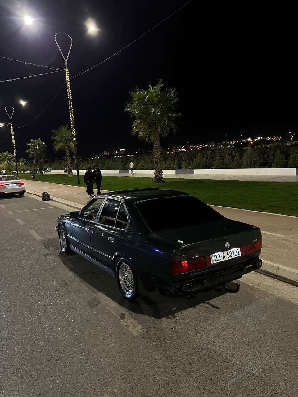 bmw  525  
  گێڕ عادی 
سڵایت 
دووجام کارەبا 
پێش پان 
ناو ڕەساسی 
1991 
چەمەلەغی دواوە لای سەکن پێوەیەتی 
مەکینەی تۆزێ بوخاری هەیە 
ڕەقەمی تا 2030 تازەیە بەشەرتی تەحویلو خرامە  
40 گەڵاو مەعامەلە   
0770 907 24 97
