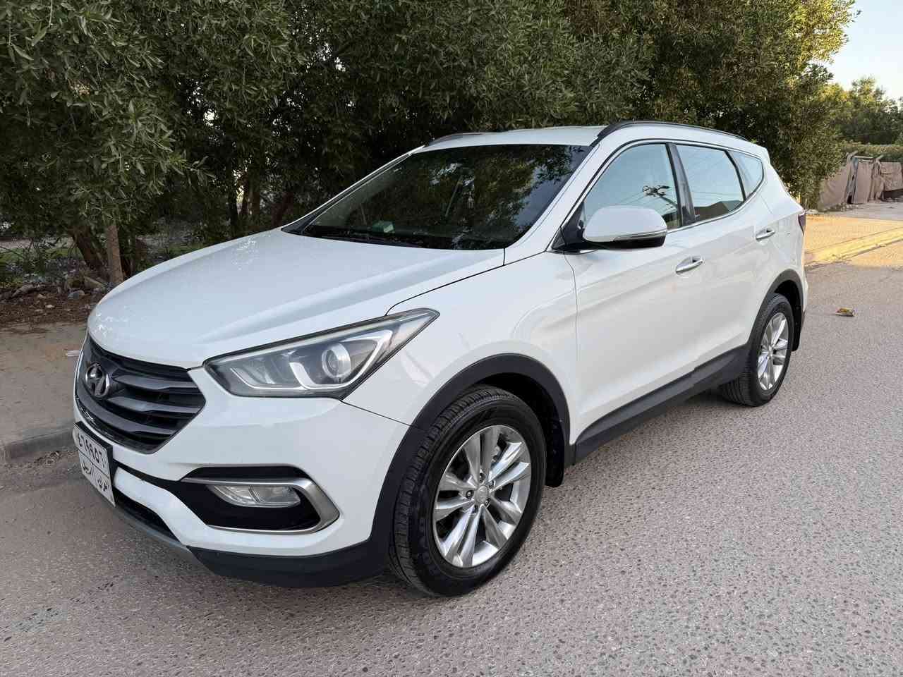 السلام عليكم
السلام عليكم

سنتافي 2016 خليجي

6 سلندر 

7 راكب 

العداد 117 الف كم 

كلين ما عدا شخطه بالباب خلف السائق تقريباً شبر

المكان النجف ***********

السعر 197$
