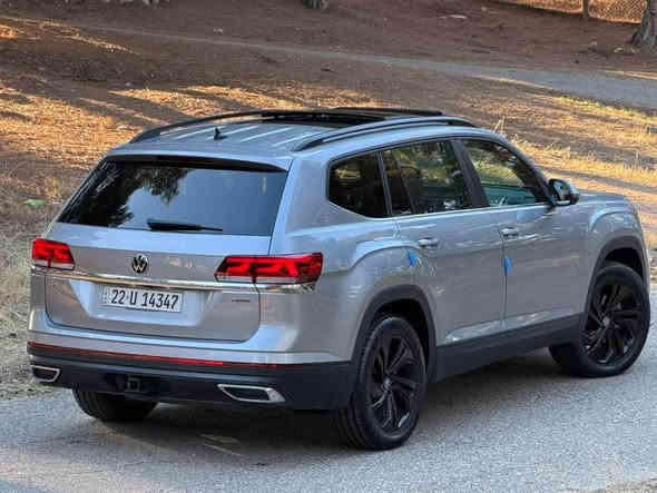 فولكس واكن اطلس فووووول فول فول مواصفات
موديل 2022 

السياره بيها صبغ فقط شبر راس بوند بدون دواخل
دواخل السياره سليمة جميع الايرباكات سليمه
مكفوله من البارد والشخط والرصعة

سعر بلاااااش((   235 $  ))ومجال بسيط
***********  //  ***********

رقم سنويه هزة فحص جديد تحويل مباشر

محرك السياره سته سلندر V6 - 3.6 تنفس طبيعي
السياره ماشيه 23 الف مايل فقط

مواصفات السياره .. فور ويل 4*4 .. بانوراما .. بصمة تشغيل .. تشغيل عن بعد .. بصمة ابواب .. هندبريك بصمة .. كشنات خلفي منفصل .. كشنات جلد .. تبريد مركزي ٣ قطع .. كشنات امامي وخلفي هيتر .. رادار امامي وجانبي وخلفي .. بردات بلاديه .. صندوك كهرباء .. شاشة جبيره وكاميرا .. شحن وايرليس .. عداد الكتروني .. لايتات ليد + زينون .. بك لايتات ليد .. حساسات 360 درجة .. نظام اوتو ستوب .. دواخل مطعم بصاج ملكي .. وبعد هواي مواصفات .. 

السياره كلها ع وضع الشركة 
تجي تتحاسب ويايه على سياره زيرو 
نظافة السياره 100%
فيديو موجود لليحب يشوفه
والسياره وين متحب افحص شون متحب افحص
وترايك وين متحب ومفتوحلك الوقت دهوك
