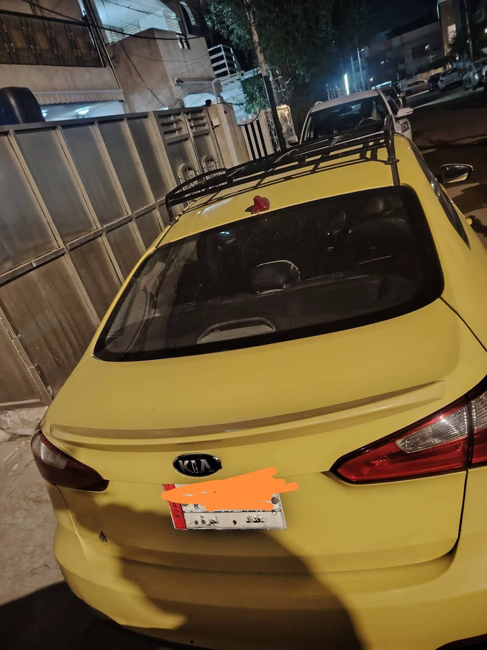 السلام عليكم
فورتي موديل 2014 رقم بغداد بسمي سنويه 2027
مبدل بابتين وجاملغ اصلي والسيارة بيه كاسكيت وبدايت تبخير مكاني بغداد زعفرانيه. السعر  (89$) المحرك دوش
***********
ملاحضه شرط التحويل ثاني يوم ومايبقى شي عليه
