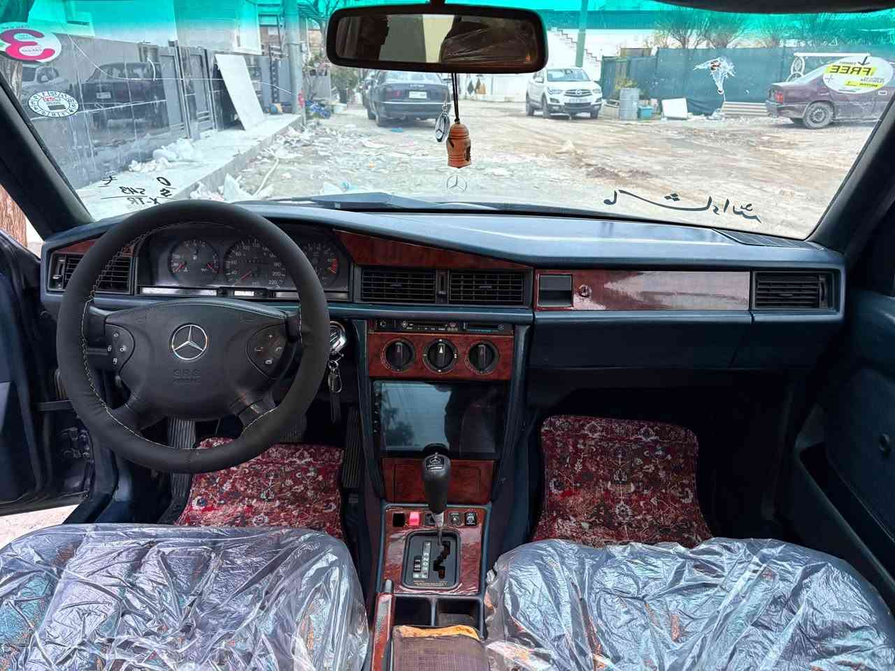 مرسیدس ١٩٠ لون نیلی مودیل ١٩٩١ رقم اربیل سنوی ٢٠٣٠ جدید بأسمی کیر محرك بیبی شبح خراطیم ٤ سلندر جام کهربا سلاید abs بدون ضربە ***********عنوان سلیمانی ٥٥ مجال قلیل السليمانية, العراق
