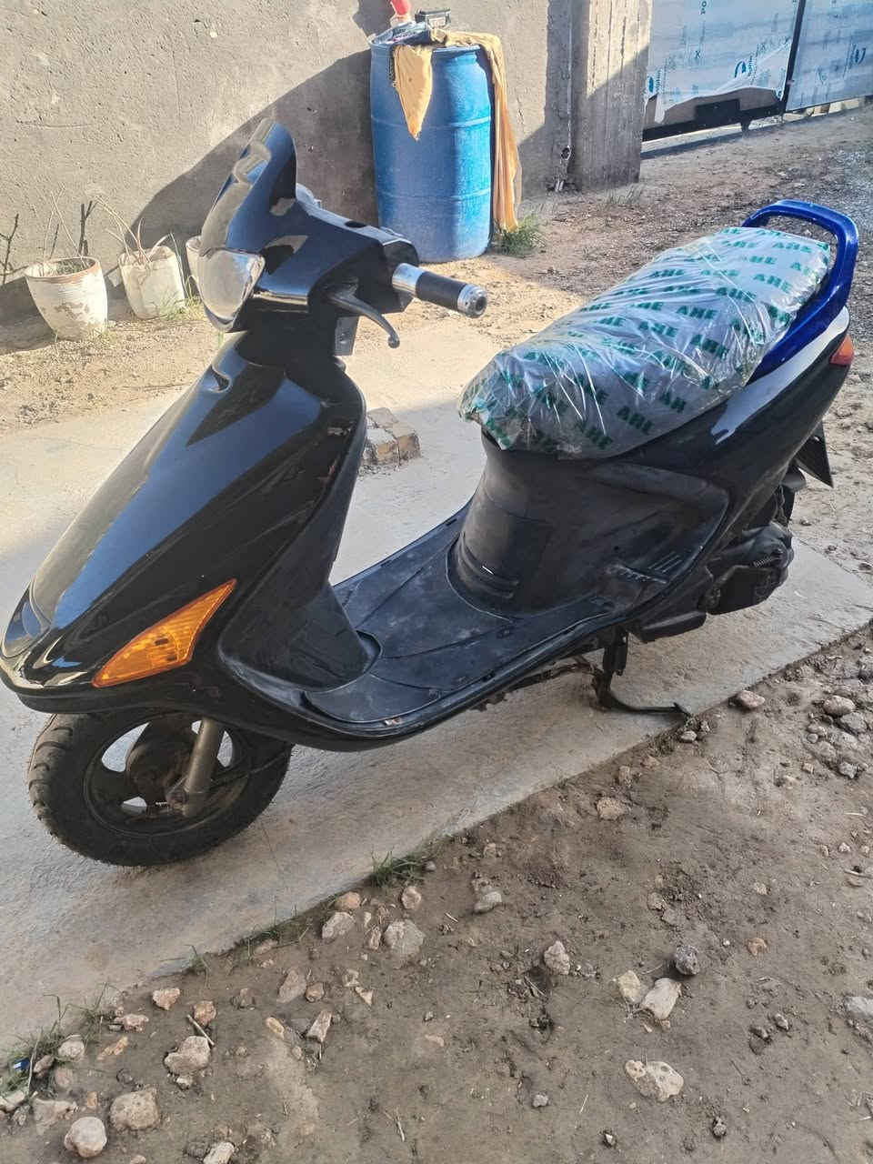 سلام عليكم دراجة رمبة مافتوحة برغي واحدة بية كفرات بلادية تجي تفحص وشوف للبيع سعر 590 ***********
