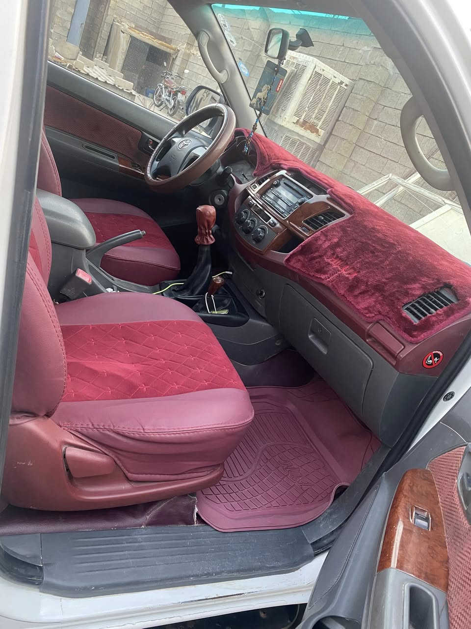 السلام عليكم تيوتا هايلوكس دبل اكسن  للبيع  موديل 2012 كيرعادي  مكفوله محرك كير اكسن رقم اربيل بسمي تحويل مباشر    بشرط بدون حادث بدون صبغ  سعر  210وبيه مجال المو شراي لا يتعبنه المكان اربيل الاتصال على الرقم ***********
