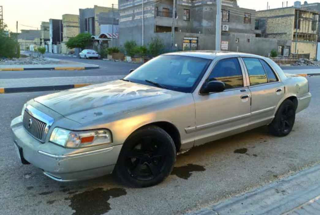 فورد كراند ماركيز 2007 
رقم بصره حرة تحويل ثاني يوم 
كير محرك تبريد حداديه كله جاهز 
السياره هواي صارف عليهه (حداديه كامله - كمبريسر.     وراديتر تبريد -تايرات -داينمو - بلكات ونوزلات ومجاول - ثلاجه مكينة جديده ) وبعد عندي غراض ماشادهن انطيهن ويه لياخذ السياره
السعر (43) وبيهه مجال مكاني بصره التنومه 
البدي شوف العين 
*********** البصرة, العراق
