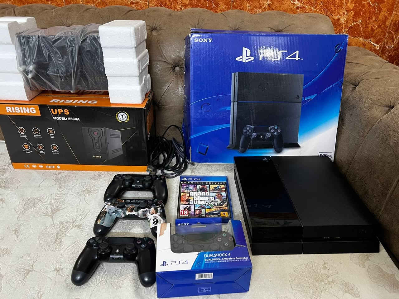سلام عليكم بلي 4 فات اخو جديد
4 جوستك /١وكالة و الباقيات تجاريات 
قرص GTA ..5
يوبي اس  MODEL:850VA
سعرهن كلهن 370 و بيهن مجال  قليل بدون حساب 
عنوان بغداد/كمالية
رقم الهاتف/***********
