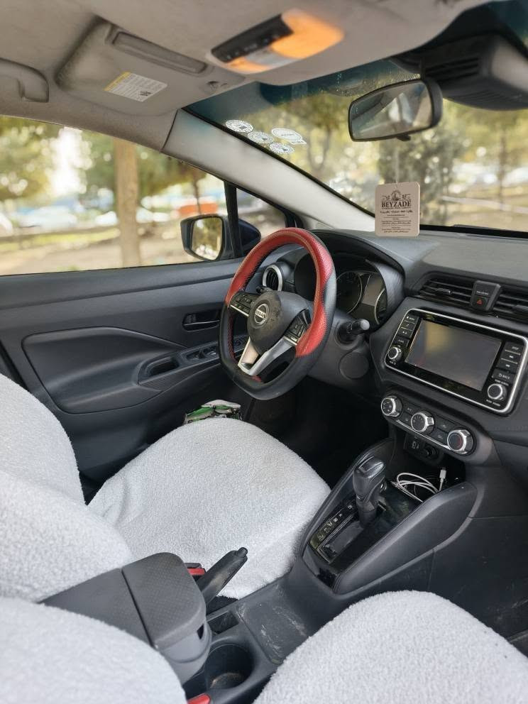 نیسان ڤێرسا 2021 مواسەفات S
بەسمە شاشە کامیرە سوکان ڤۆلیۆم ..
چوار پارچەی هەیە سەفحەی لایسایەق. 
 بێ ناو بێ ئێڕباگ 
ڕسمی دەعم دامناوە.
گێڕ و مەکینە بەناو کردن بەشەرت 
شوێن هەولێر
سعر 107 
*********** ڤایبر واتساب أربيل, العراق
