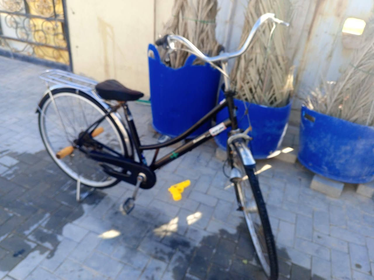 سلام عليكم بايسكل جديد حجم ٢٧مكاني بدايت ابلخصيب السعر ٧٥ واذا اكو مراوس بازغر منه ارواسه ***********
