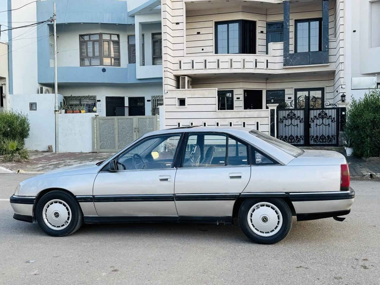 اوبل اوميكا للبيع
موديل 1992
رقم كركوك مشروع وطني سنويه جديد لحد 29 شرط التحويل 
محرك 20 بلاد شرط وكير اوتماتيك بدون عيب
كهربائيات وتخم تاير وصدر امامي وخلفي كلها جديد
سقف سلايت كهربائي وجام كهربائي
سياره صبغ عام للجماليه فقط بدون ضربه
السعر 39
***********
