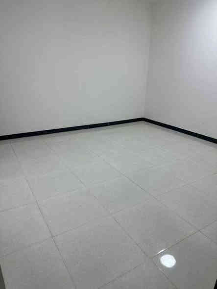 247
دار للايجار  (250 متر) حي النداء 
شارع المجمعات مجمع السلطان 
السعر الايجار 400 الف 
يحتوي على طابق واحد
 غرف2 مطبخ   صاله   ، استقبال
خزان   سخان   ماطور. خط مولد 
ـــــــــــــــــــــــــــــــــــــــــــــــــــــــ
دار بنضافه 100 بال،100 للاستفسار ..*********** ابو /ع
 *********** امانه كوله من طرف المروجه زينب للعقار
